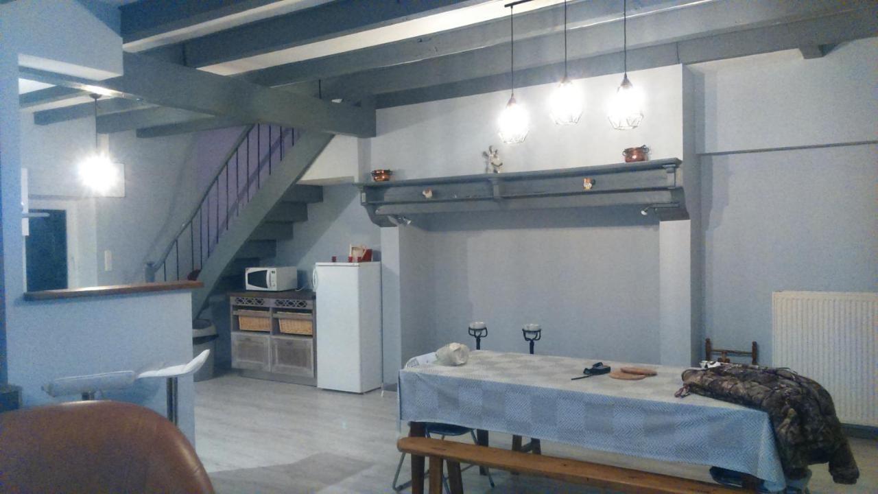 Maison à la campagne au cœur du Cantal dept 15 Marmanhac Exterior foto